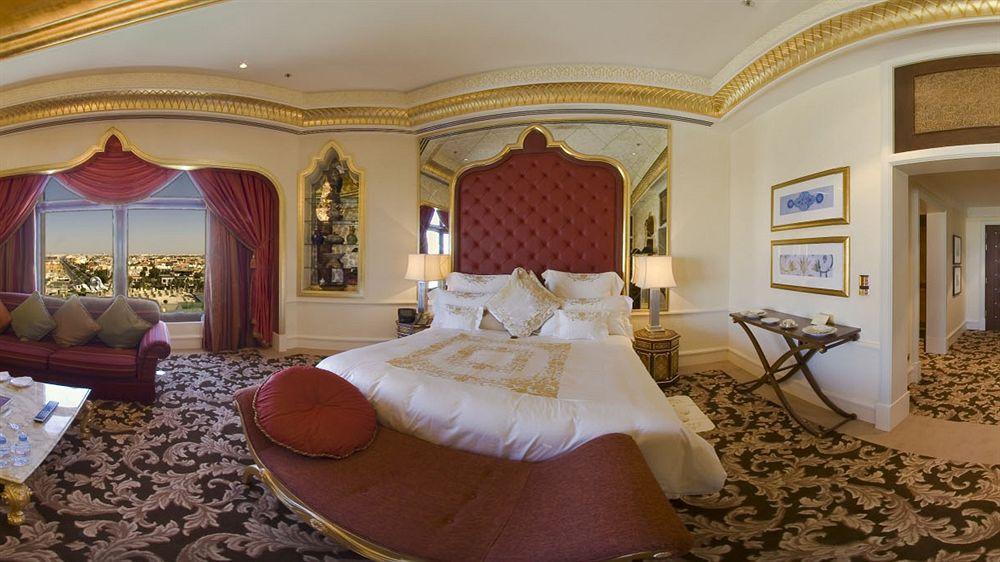 Waldorf Astoria - Qasr Al Sharq 5*